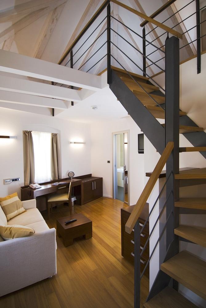 Hotell Vestibul Palace & - Small Luxury Of The World 4*